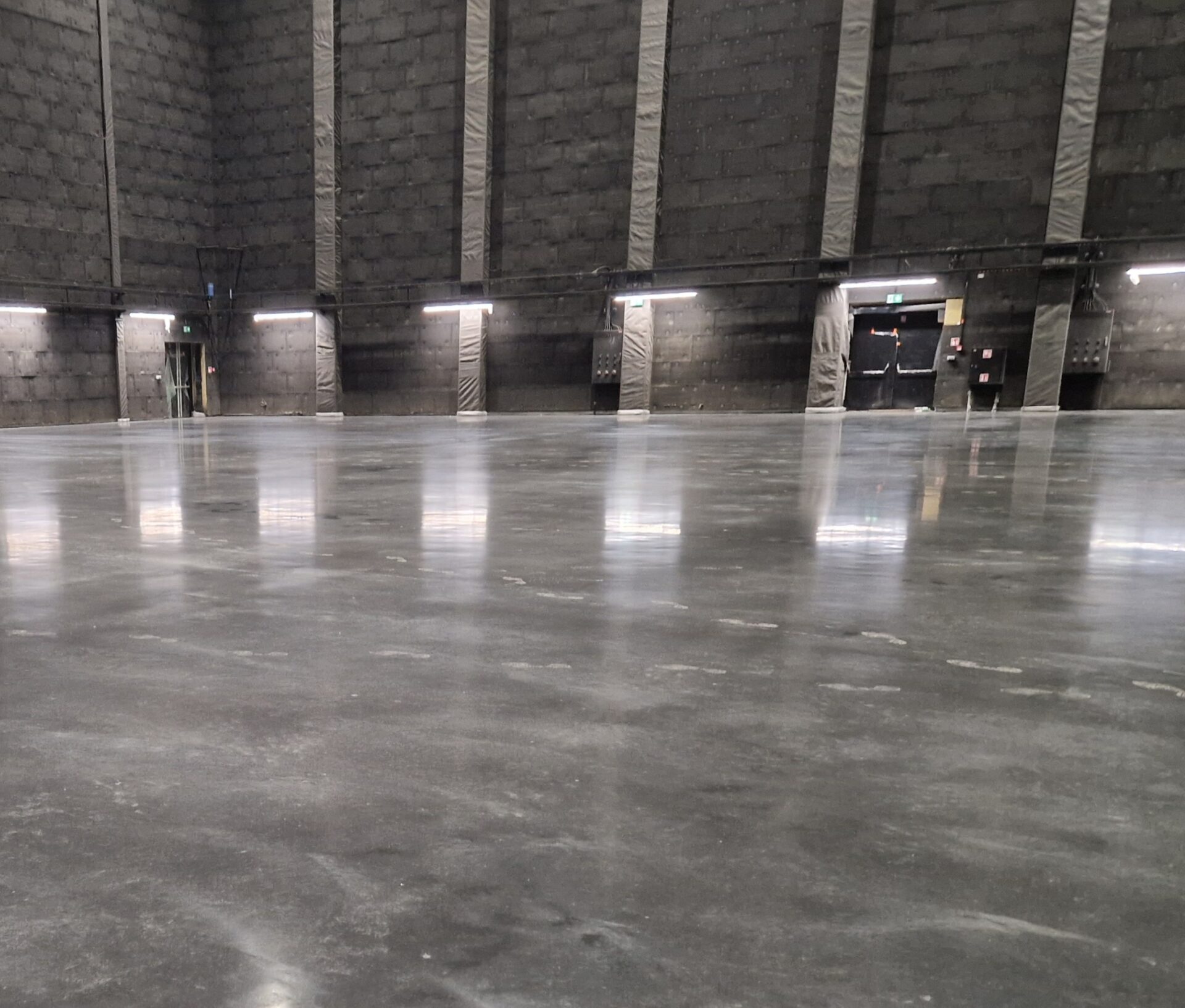 Posadzka przemysłowa pod żywicę w Łodzi – realizacja 5070 m²